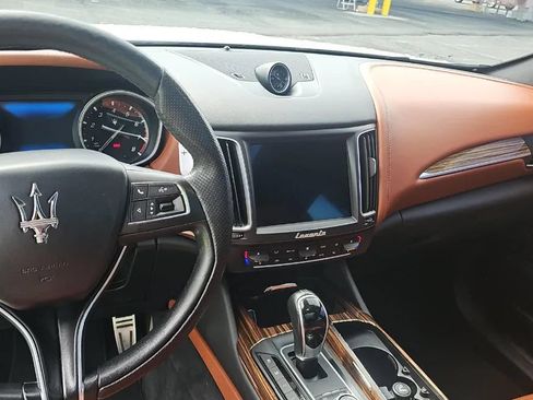 Used 2017 Maserati Levante w/ Sport Package AWD/4WD image 6