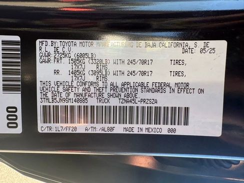 Used 2025 Toyota Tacoma SR5 image 29