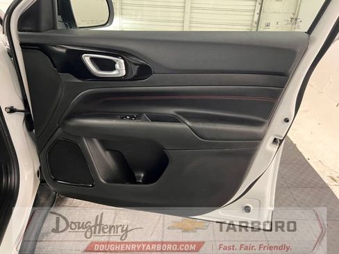 Used 2025 Jeep Compass Trailhawk AWD/4WD image 39