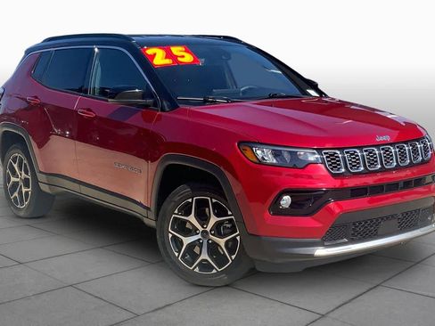 Used 2025 Jeep Compass Limited AWD/4WD image 3