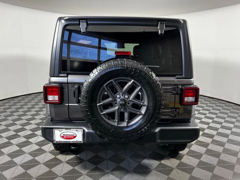 Used 2024 Jeep Wrangler Sport S image 6