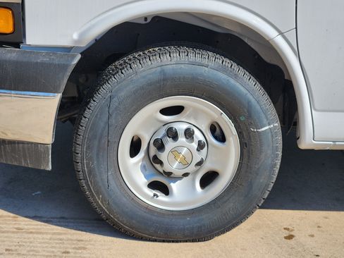 New 2025 Chevrolet Express 3500 w/ Power Convenience Package image 16