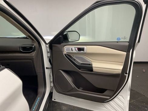 Used 2020 Ford Explorer Platinum w/ Premium Technology Package image 25