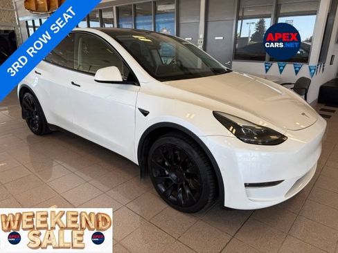 Used 2022 Tesla Model Y Long Range AWD/4WD image 1