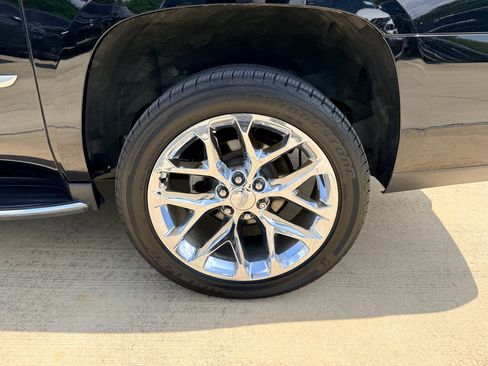 Used 2019 Cadillac Escalade ESV Luxury RWD image 30
