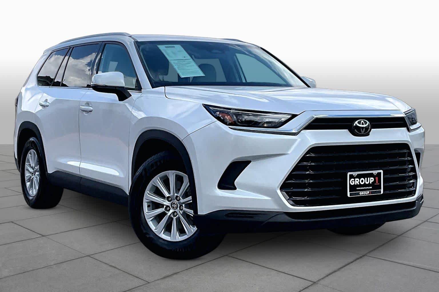 Used 2024 Toyota Grand Highlander AWD image 3