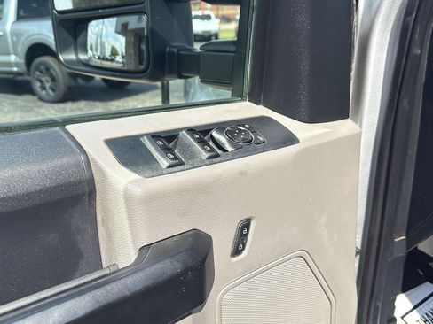 Used 2019 Ford F250 XL w/ Power Equipment Group AWD/4WD image 16