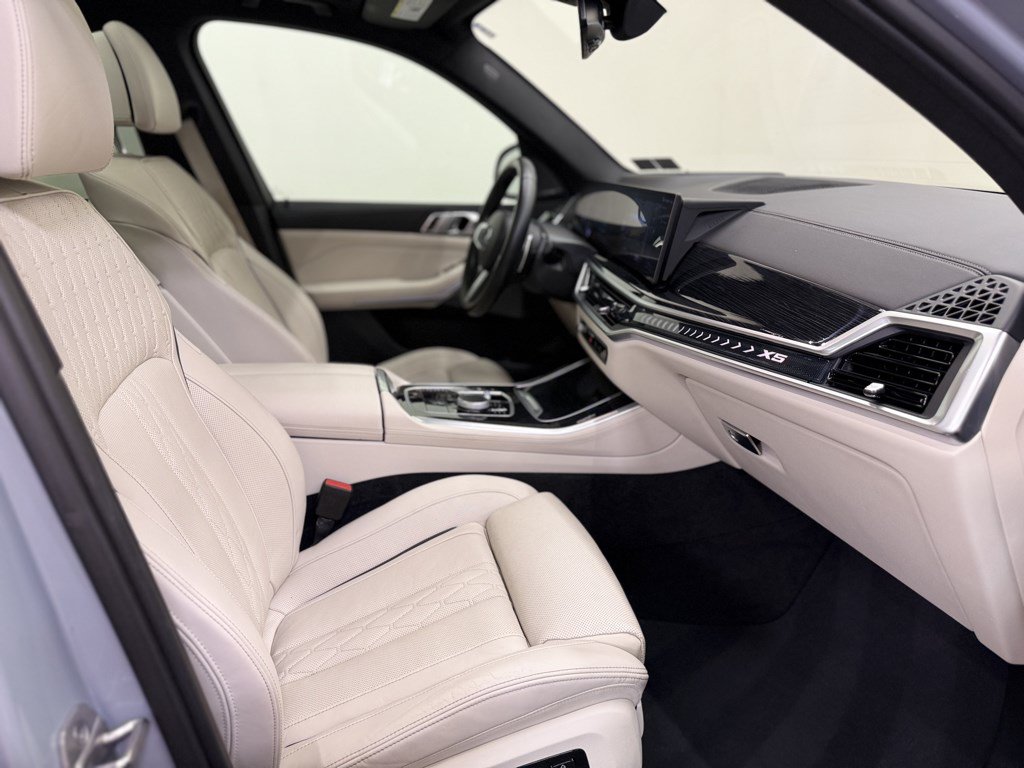 Used 2024 BMW X5 xDrive40i w/ M Sport Package AWD/4WD image 16