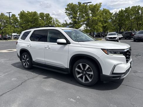 Used 2023 Honda Pilot Elite image 4