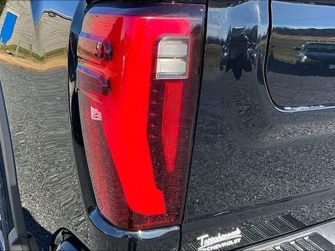 Used 2025 GMC Sierra 3500 Denali w/ Denali Reserve Package image 24