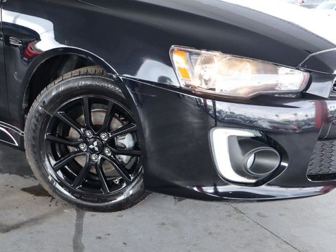 Used 2017 Mitsubishi Lancer LE image 4