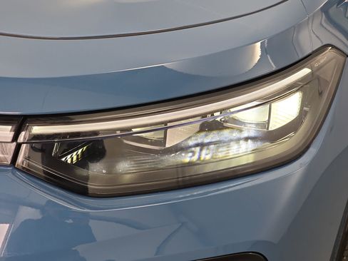New 2026 Volkswagen Tiguan SEL R-Line AWD/4WD image 30