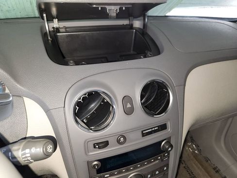 Used 2011 Chevrolet HHR LT image 18