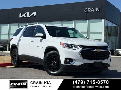 Used 2020 Chevrolet Traverse LT w/ LPO, Floor Liner Package AWD/4WD image 1
