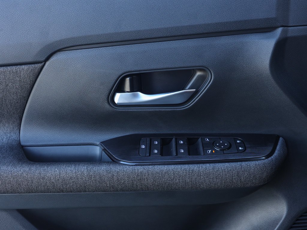 Used 2026 Nissan Kicks SV FWD image 25