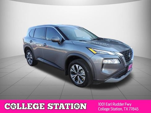 Used 2021 Nissan Rogue SV FWD image 3