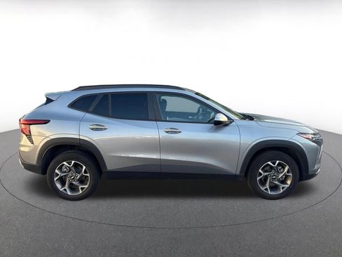 Used 2025 Chevrolet Trax LT w/ LT Convenience Package FWD image 15