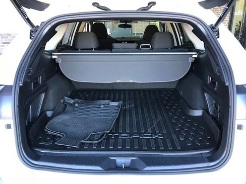 Used 2022 Subaru Outback Premium image 10