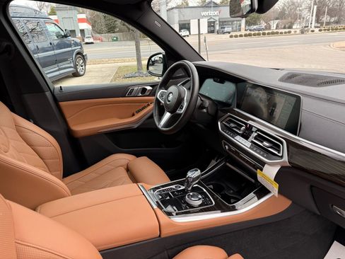 Used 2023 BMW X5 xDrive40i w/ Executive Package image 24
