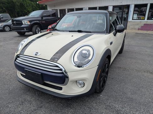 Used 2015 MINI Cooper 2-Door Hardtop image 3