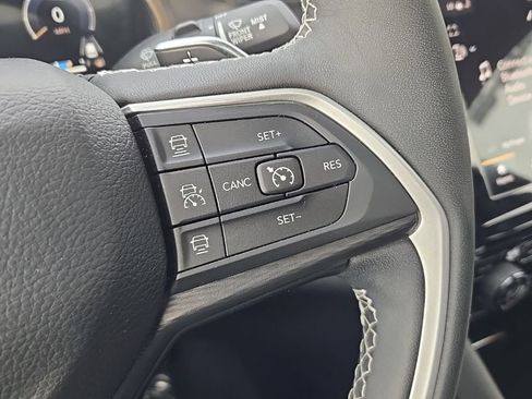 Certified 2023 Jeep Grand Cherokee L Laredo image 29