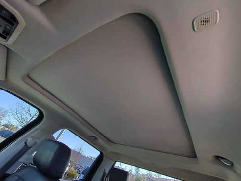 Used 2023 Toyota Tundra Limited w/ Power Package image 19