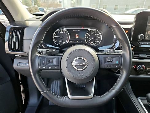 Used 2022 Nissan Pathfinder SV w/ SV Premium Package image 22