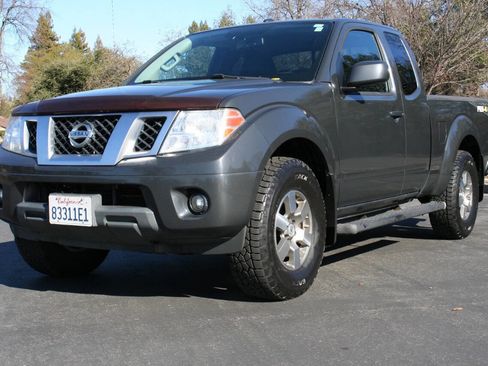 Used 2013 Nissan Frontier PRO-4X image 9
