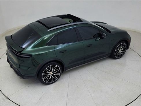 Used 2025 Porsche Macan 4S Electric image 81