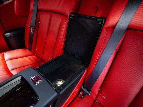 Used 2023 Rolls-Royce Phantom Sedan image 81