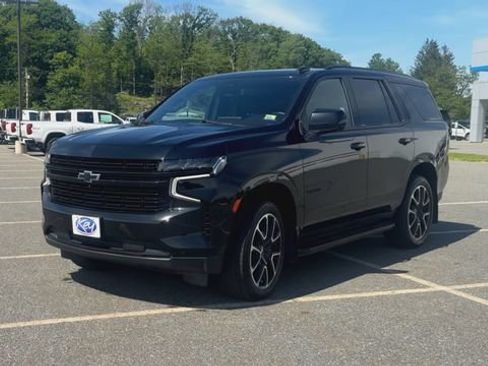 Used 2024 Chevrolet Tahoe RST w/ Luxury Package AWD/4WD image 4
