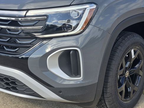 New 2026 Volkswagen Atlas Peak Edition image 6