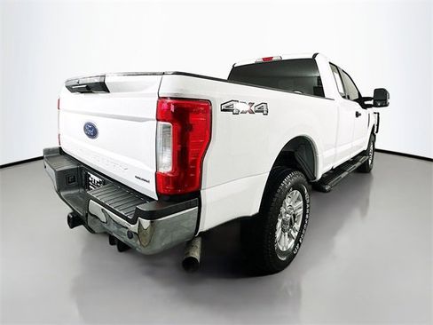 Used 2019 Ford F250 XLT w/ XLT Value Package image 7