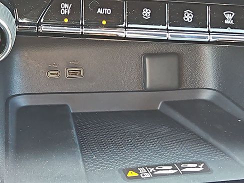 New 2025 Chevrolet Traverse LT w/ Enhanced Driving Package image 18