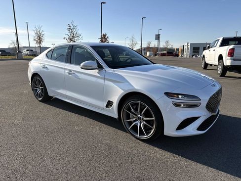Used 2025 Genesis G70 2.5T image 2