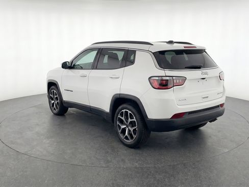 Used 2025 Jeep Compass Limited AWD/4WD image 6