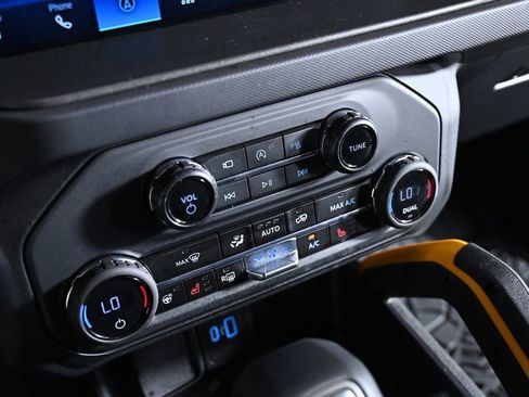 Used 2024 Ford Bronco Badlands AWD/4WD image 24