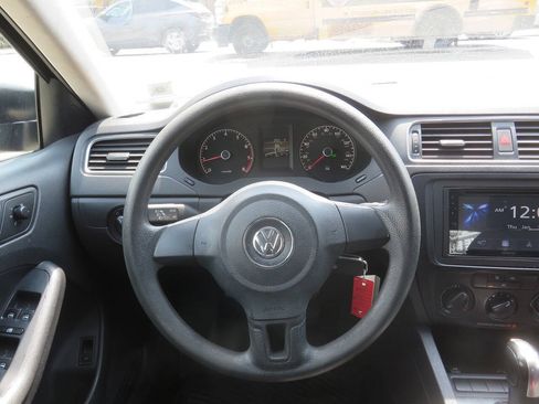 Used 2011 Volkswagen Jetta S FWD image 15