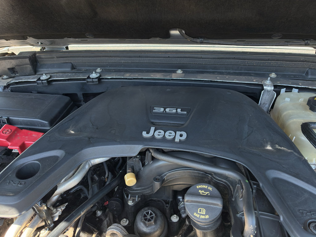 Used 2019 Jeep Wrangler Unlimited Rubicon AWD/4WD image 11