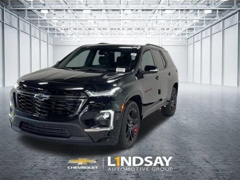 Used 2023 Chevrolet Traverse Premier w/ Redline Edition AWD/4WD image 2