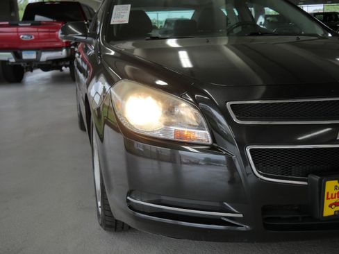 Used 2010 Chevrolet Malibu LT w/ HFV6 Engine Package FWD image 16