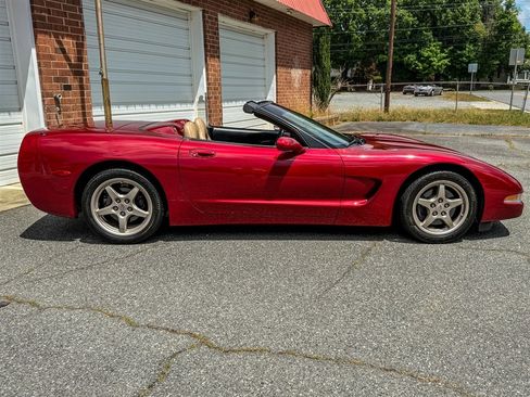 Used 1999 Chevrolet Corvette Convertible w/ Memory Pkg RWD image 38