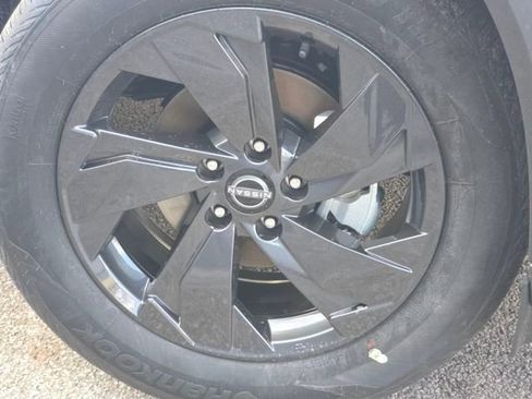 New 2026 Nissan Rogue SV w/ Cold Weather Package AWD/4WD image 8