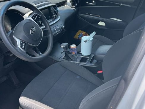 Used 2020 Kia Sorento LX image 1