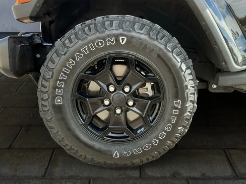 Used 2021 Jeep Gladiator Sport image 23