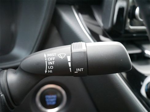 Used 2022 Toyota Corolla SE image 25