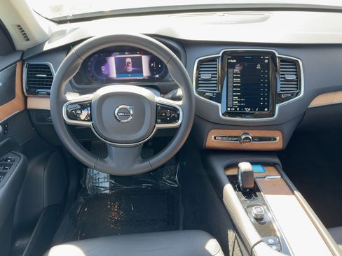 Certified 2024 Volvo XC90 B6 Plus image 28