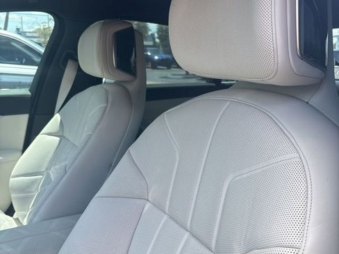 Used 2023 BMW 740i RWD image 4