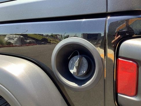 Used 2021 Jeep Wrangler Willys image 21