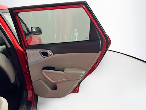 Used 2022 Kia Soul LX w/ Technology Package FWD image 29